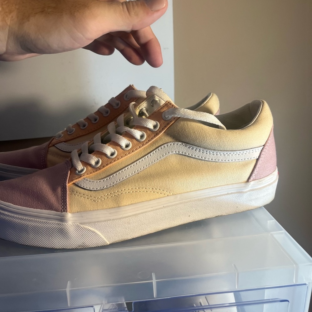 One Time Release Easter Van Old Skool! Size 9 - image 4